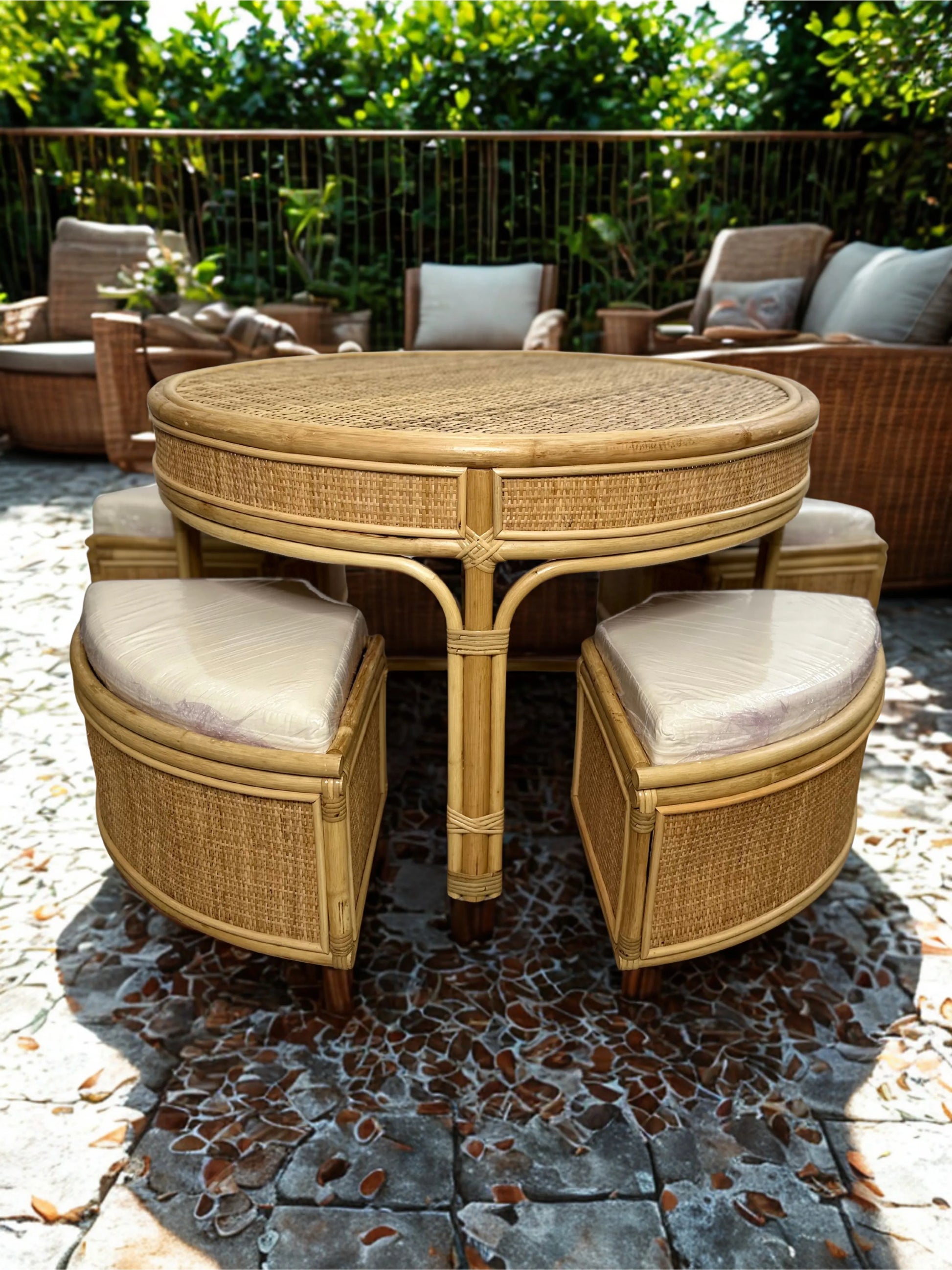 Savora - Table basse avec tabourets